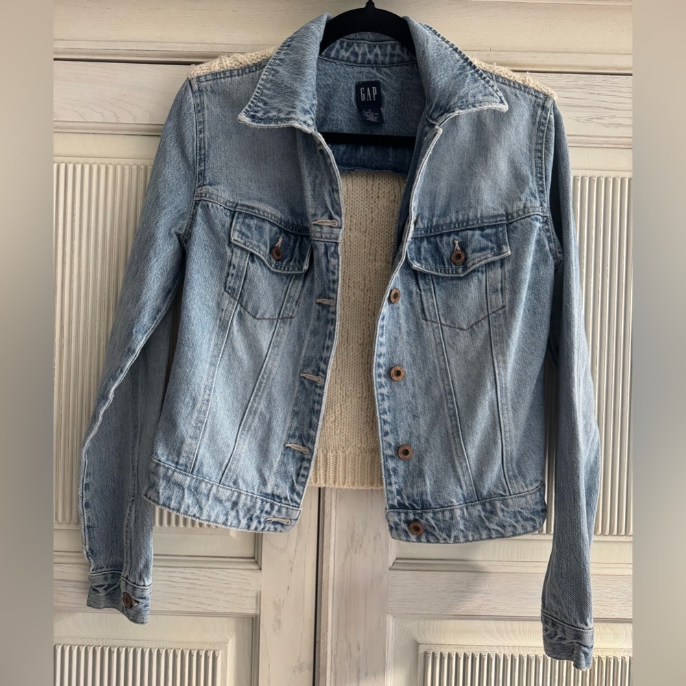 GAP Women's Heritage Mixed-Media Cable Knit Back Blue Jean Jacket, Small